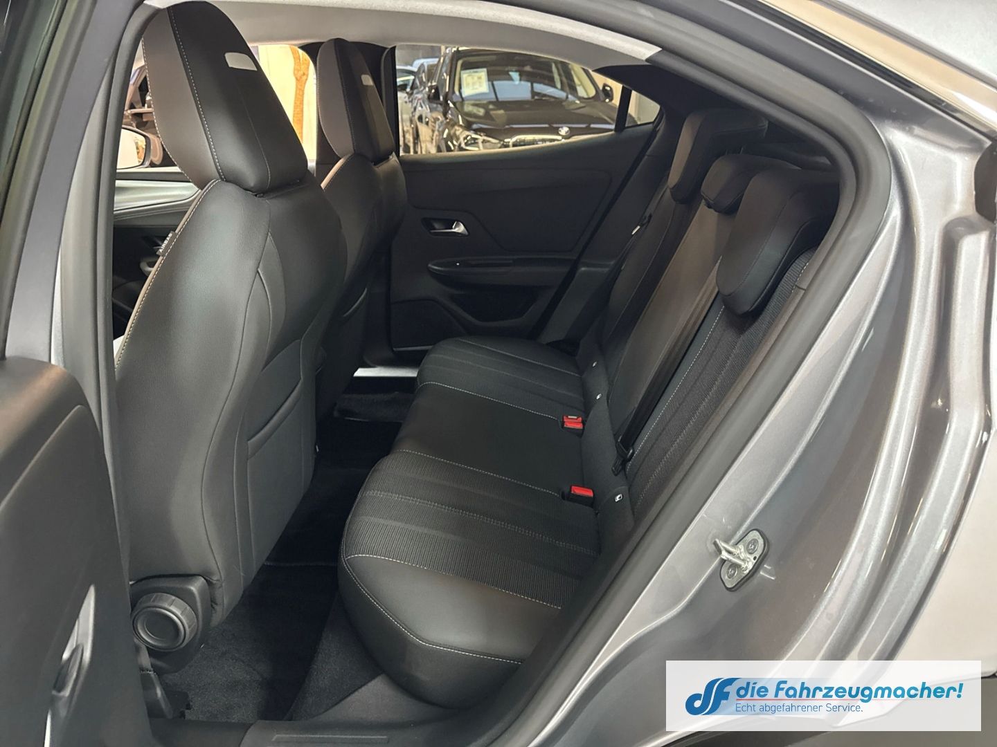 Fahrzeugabbildung Opel Mokka e Elegance Navi Digitales Cockpit LED ACC