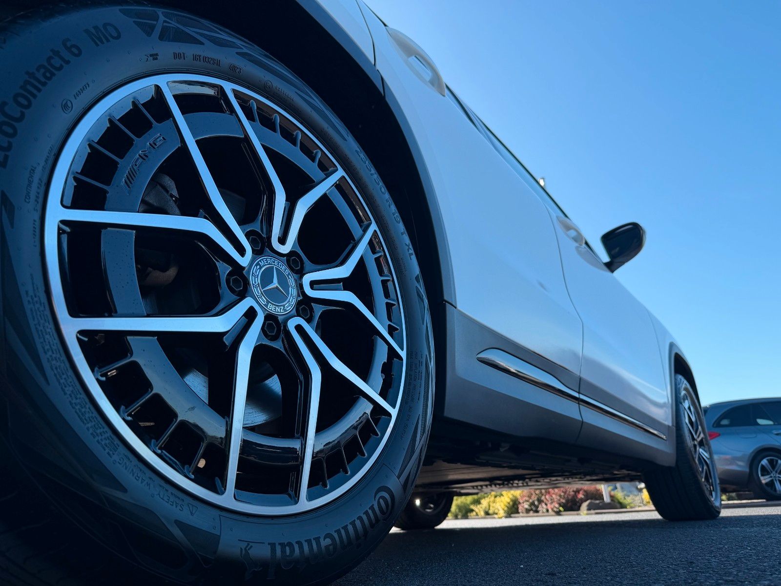 Fahrzeugabbildung Mercedes-Benz EQA 300 4M Progressive+Ambiente+Night+19`+TotW