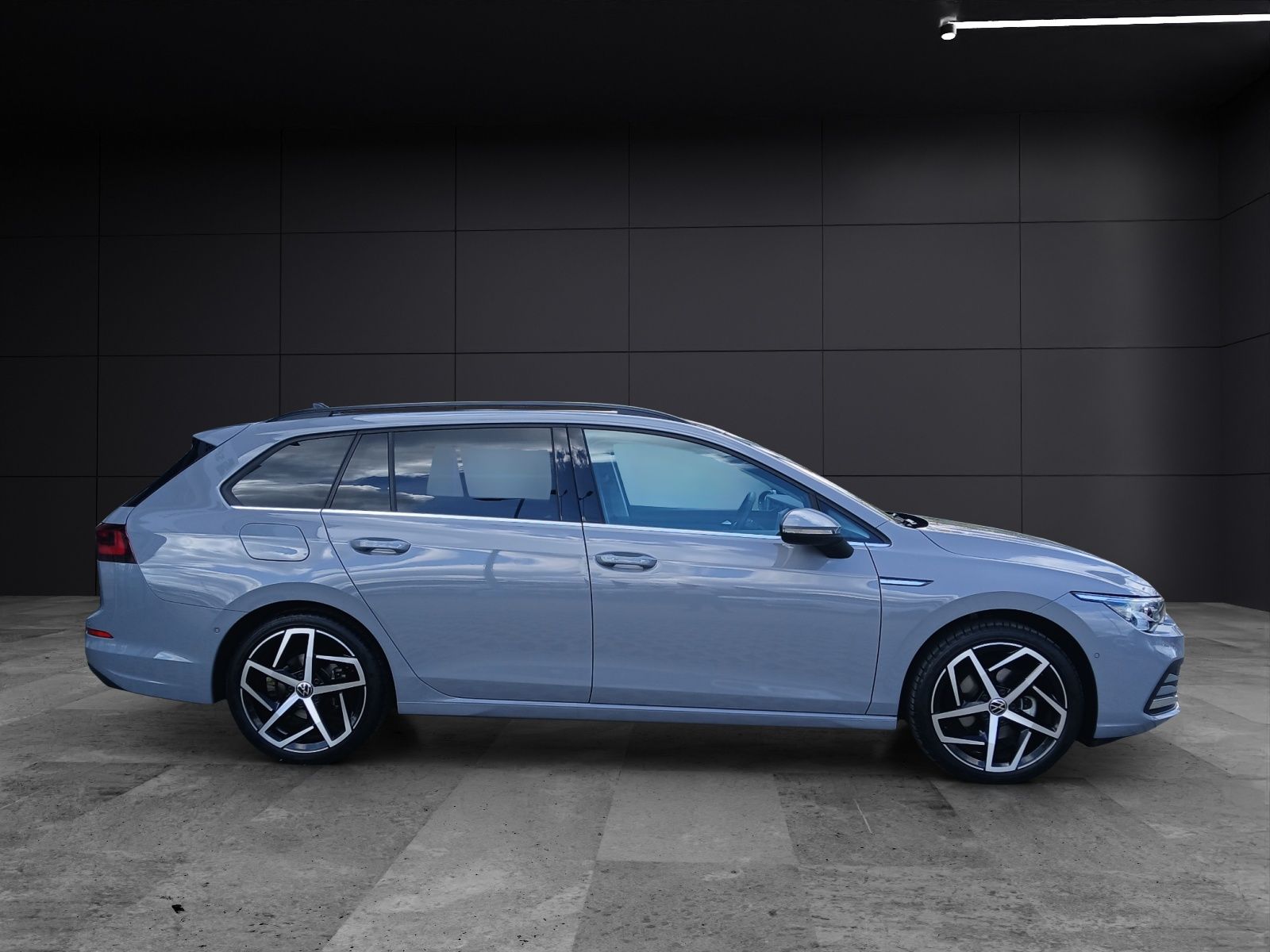 Fahrzeugabbildung Volkswagen Golf VIII Variant TSI Style, Matrix Navi 18''