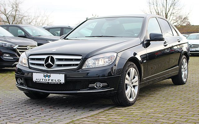 Mercedes-Benz C 180 AVANTGARDE/VOLL SHEFT/AHK/TEILLEDER/BT/PDC