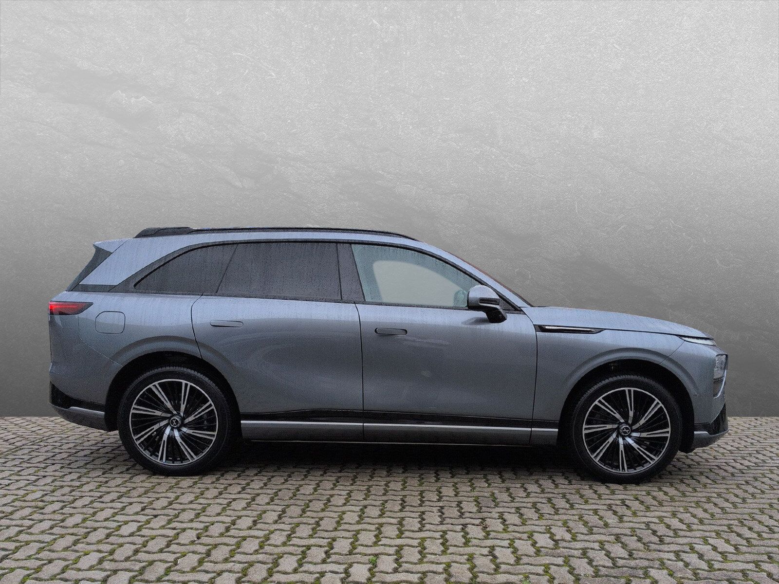 XPENG G9