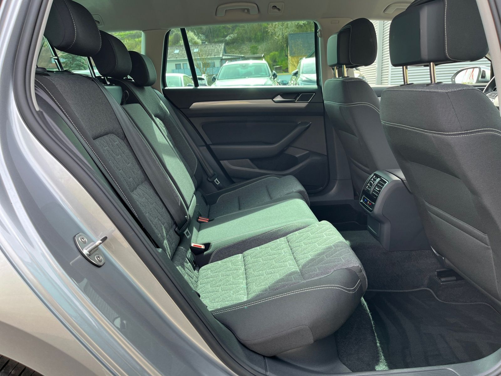 Volkswagen Passat Variant - Bild 16