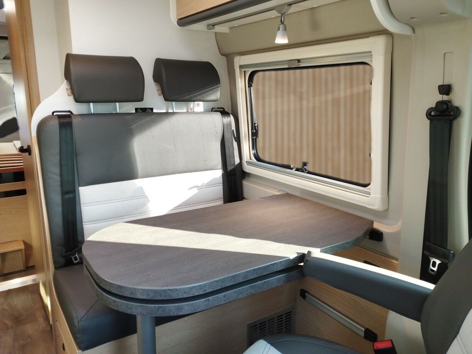 Fahrzeugabbildung Sunlight Adventure Cliff 640 Automatik, Dörr Edition, LTE