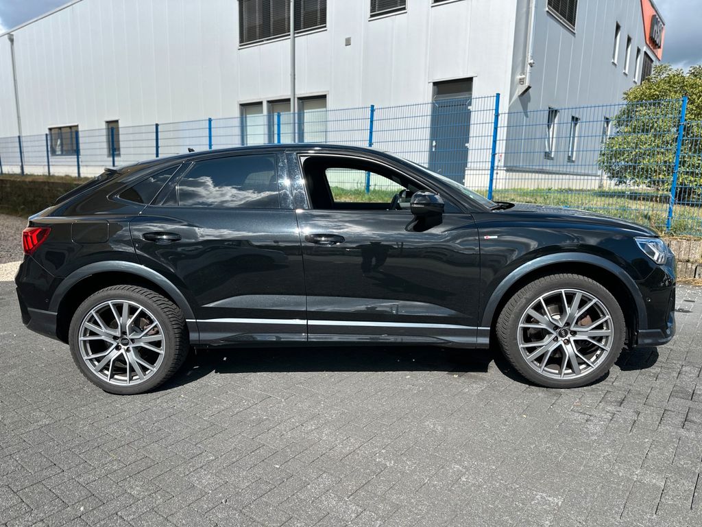 Image of Audi Q3