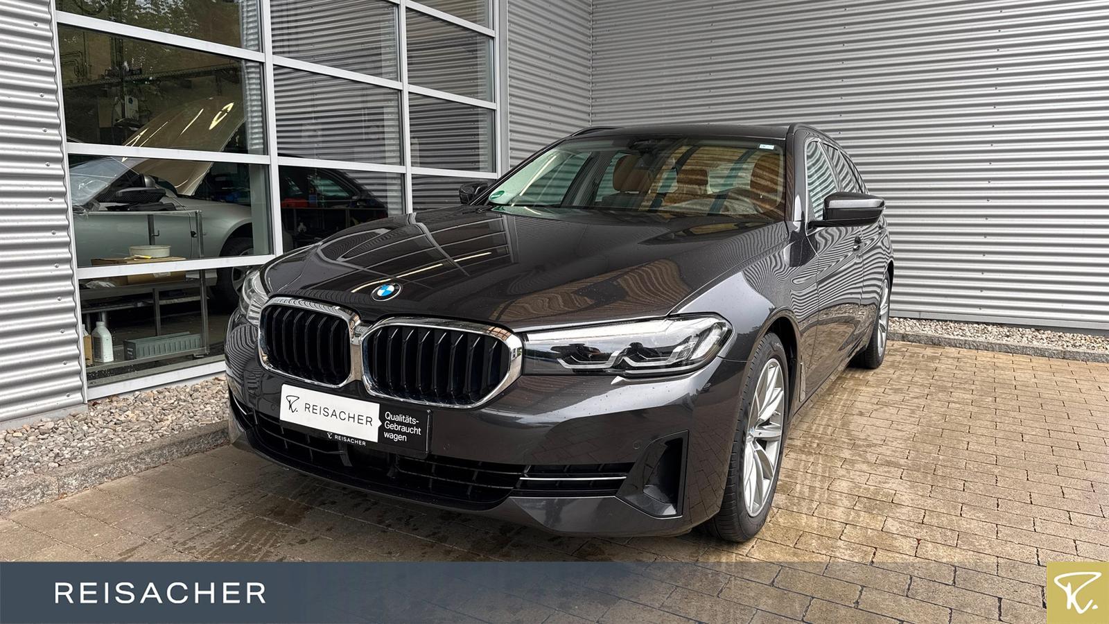 BMW 520d A Tour,LCProf,Pano,AHK,DAProf,HUD,Keyless,