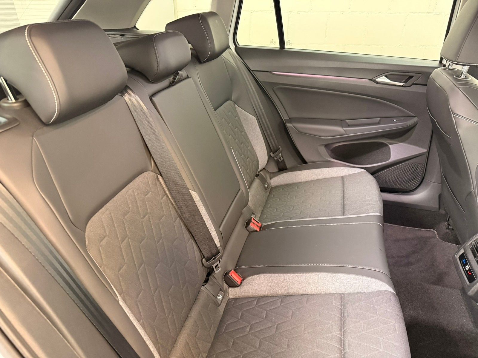 Fahrzeugabbildung Volkswagen Golf VIII Var. Goal 1.5 eTSI DSG +Kamera+Keyless