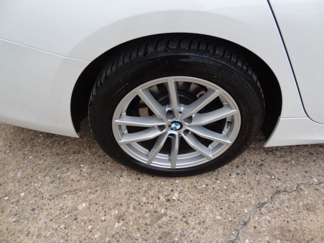 Fahrzeugabbildung BMW 318d/1.Hd/Curved/Navi/AHK/150PS/LED/115TKM/