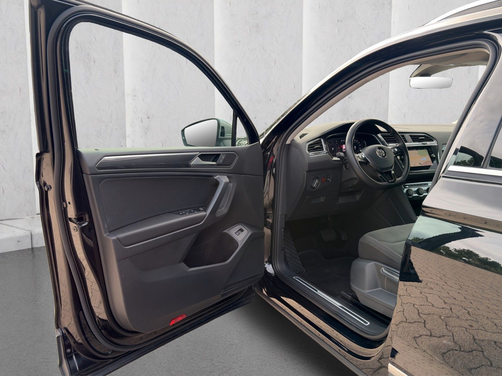 Fahrzeugabbildung Volkswagen Tiguan Allspace Highline 4Motion*7Sitzer*Pano**