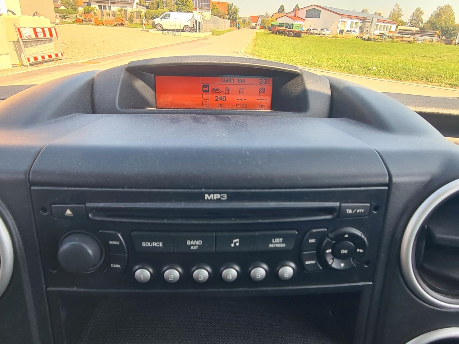 Peugeot Partner Tepee Family Klima 8fach Pano ZR neu