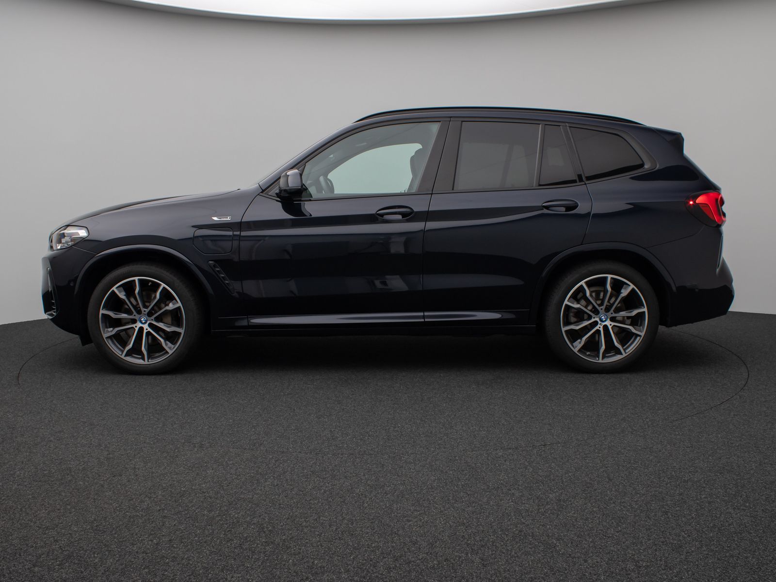Fahrzeugabbildung BMW X3 xD30e M Sport Kamera DAB DrivAssis LED 20Zoll