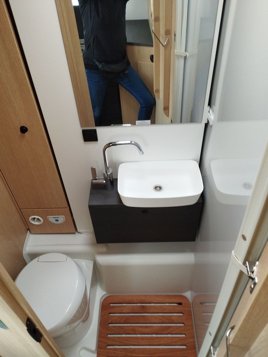 Fahrzeugabbildung Sunlight Adventure T 67S Automatik, Dörr Edition, TV