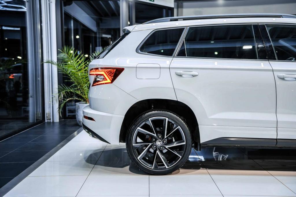 Skoda Karoq 2022 г. Белый, пробег 54615 км