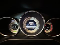 MERCEDES-BENZ E 350  Avantgarde 4Matic Edition Navi LED PDC