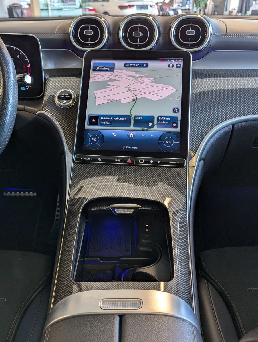 Fahrzeugabbildung Mercedes-Benz GLC 300 d 4M AMG Pano Digital-Light ACC AHK 20"