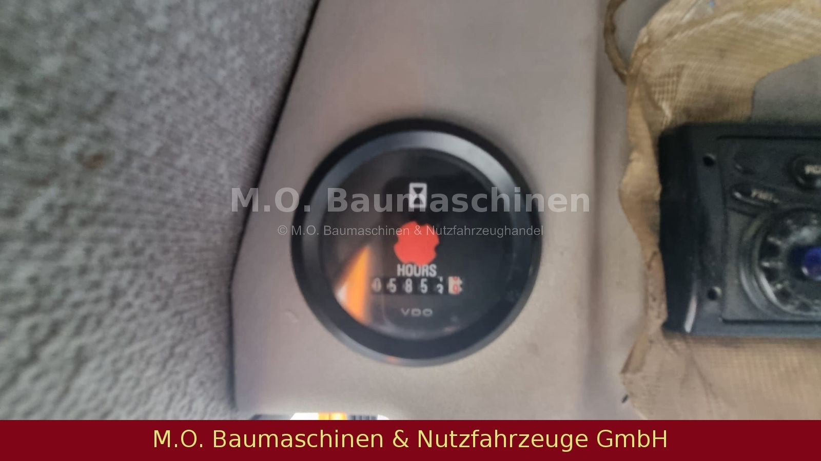 Fahrzeugabbildung MAN LE 8.180 / Doppelkabine / Koffer / Rampe