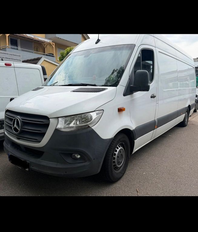 Image of Mercedes-Benz Sprinter