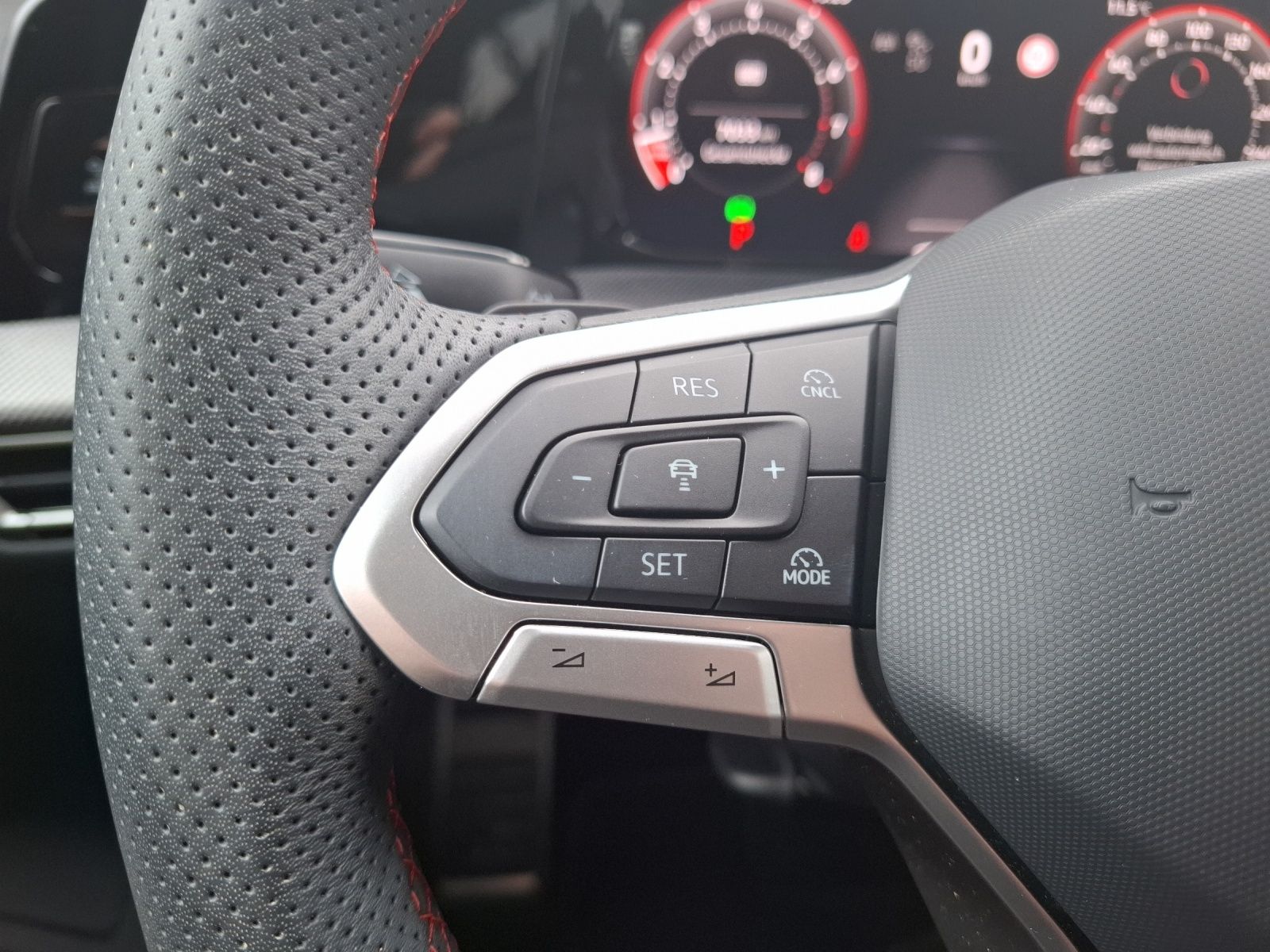Fahrzeugabbildung Volkswagen Golf VIII GTI Clubsport DSG Matrix Navi ACC AID