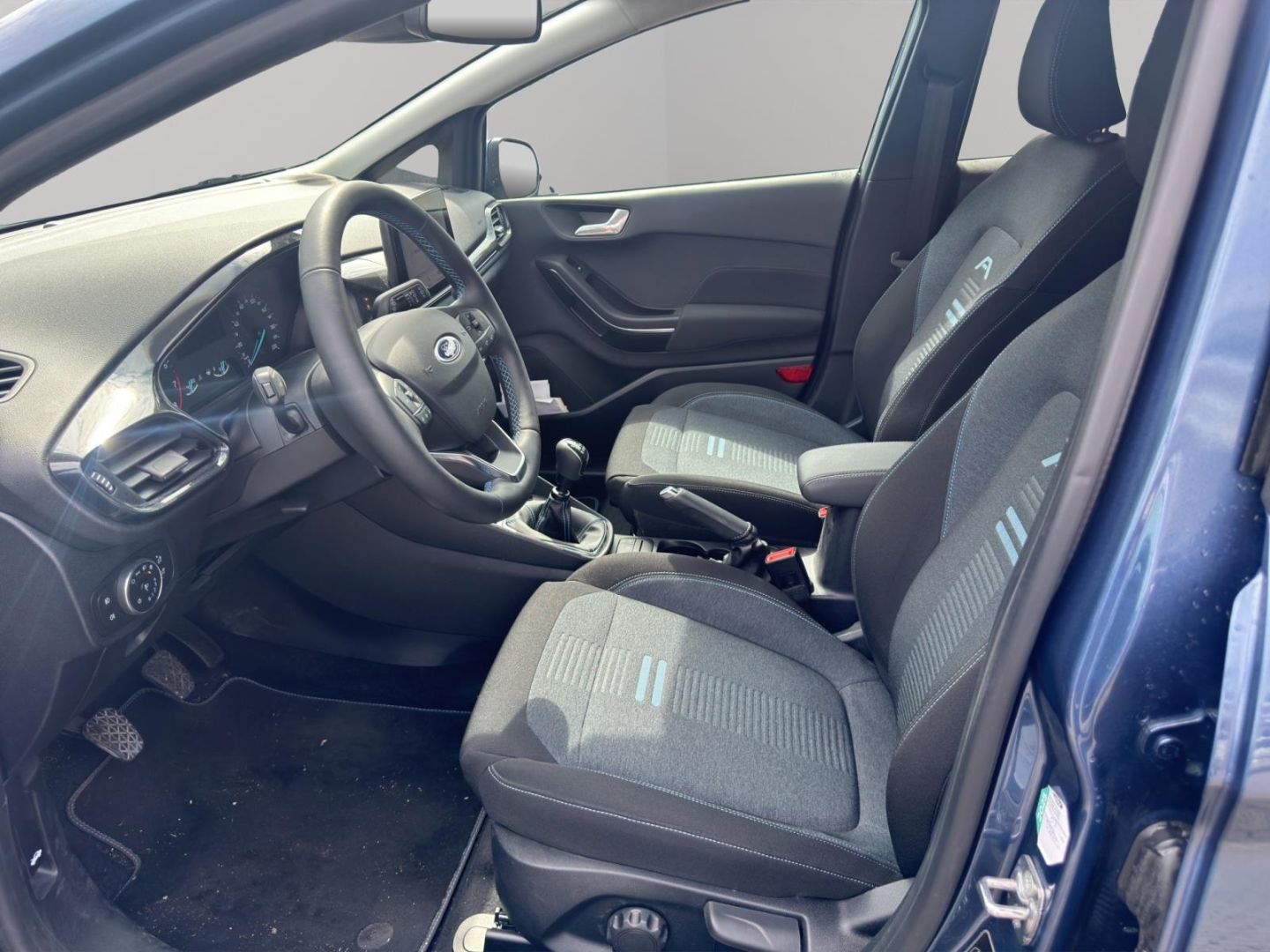 Fahrzeugabbildung Ford Fiesta Active X LED Blendfreies Fernl. Kurvenlic