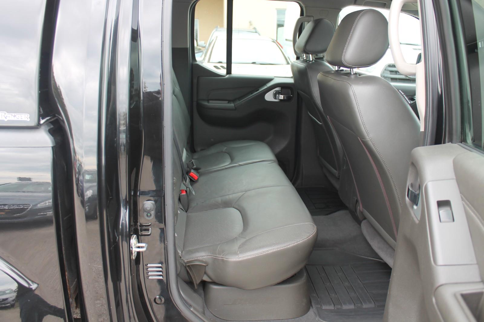 Nissan Navara LE Double Cab 3.0 dCi V6 231 ch BVA 4x4 / 112 021 km / Hardtop / Toit ouvrant / Bose / Cuir / Caméra de recul