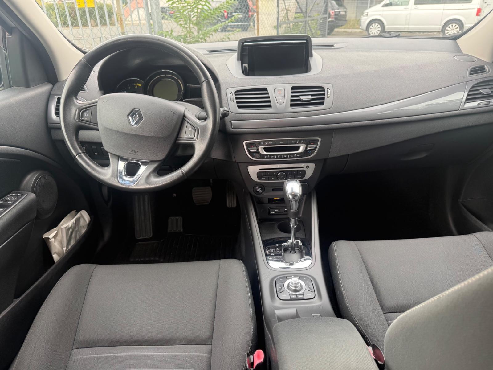 Renault Megane 2015 — photo 9