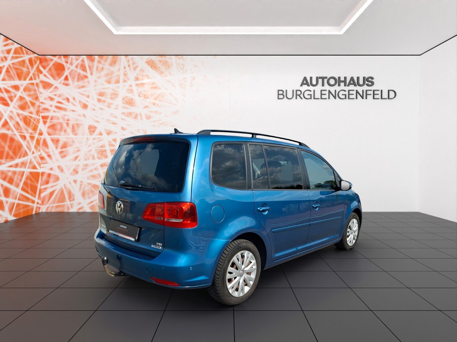 Fahrzeugabbildung Volkswagen Touran Comfortline BMT ! 7-Sitzer ! Navi ! AHK !