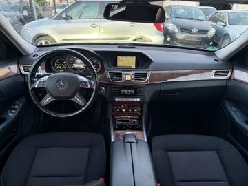 Mercedes E 220 - 11