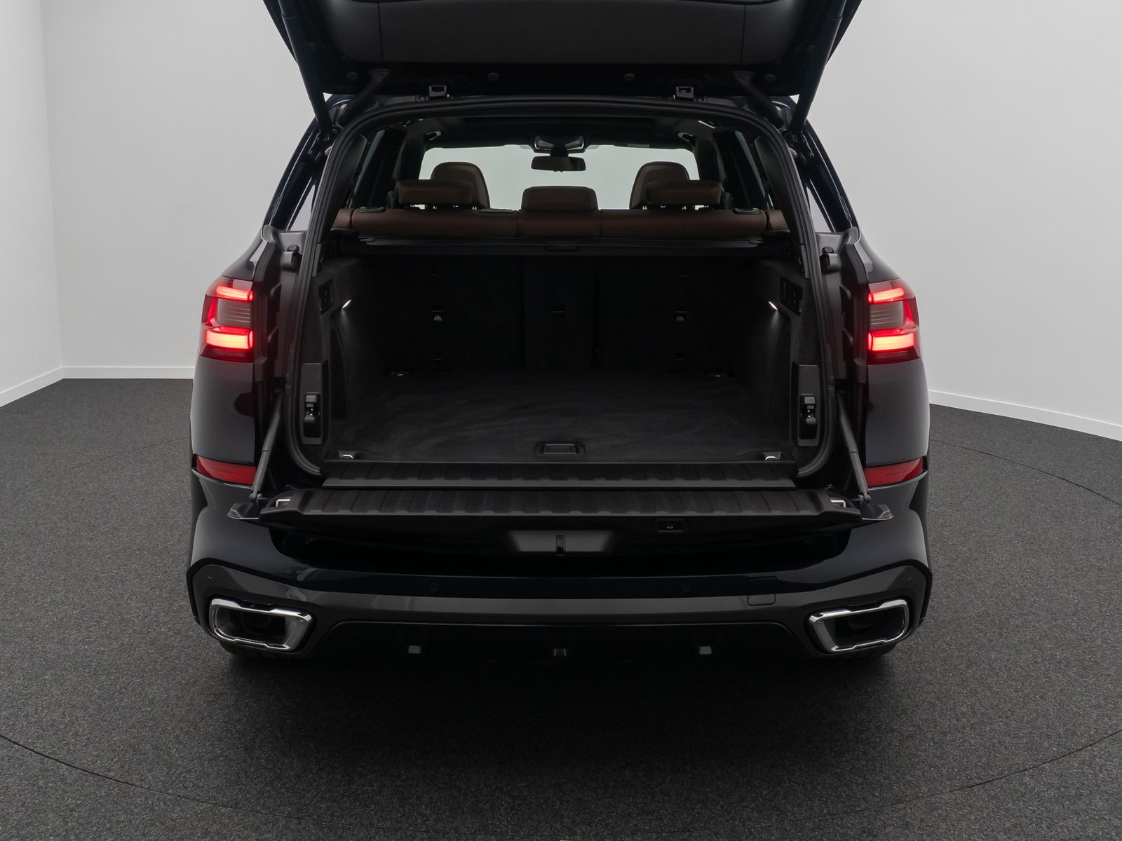 Fahrzeugabbildung BMW X5 xD40i M Sport Panorama 360°HUD Laser DAB HiFi