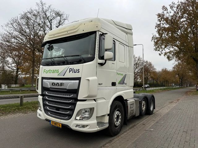 DAF XF 480 6 x 2 Spacecab