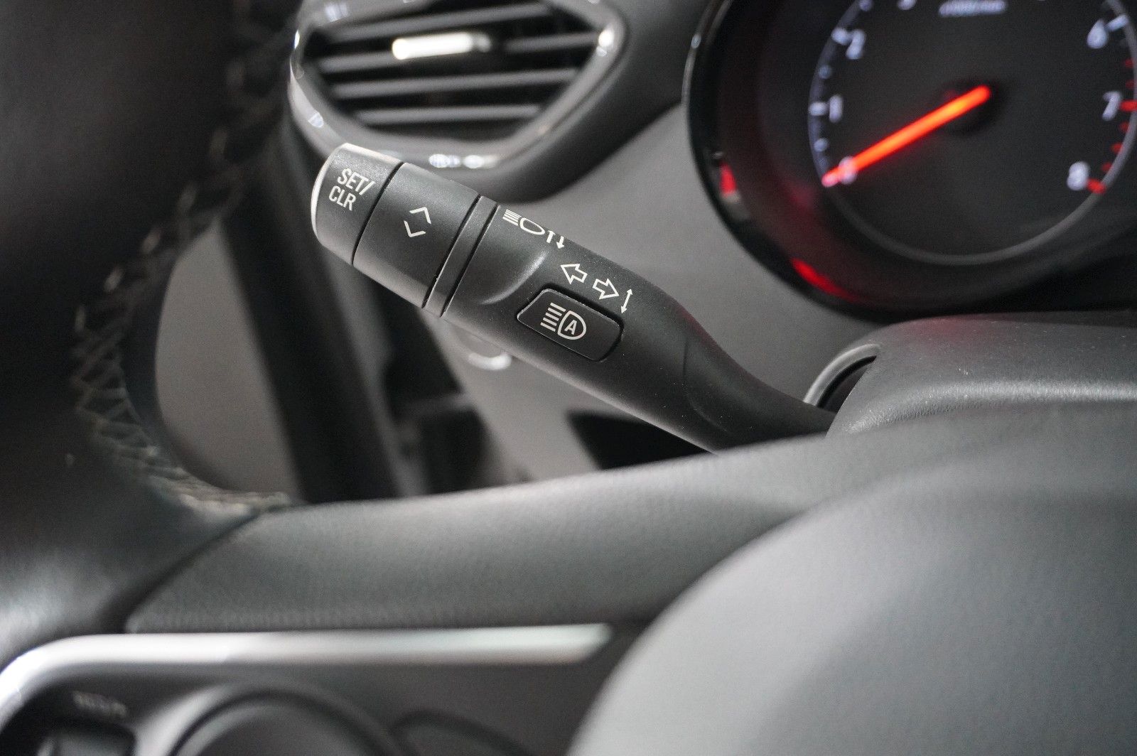 Fahrzeugabbildung Opel Crossland (X) 1.5D EDITION NAVI/LED/KAMERA/DAB+
