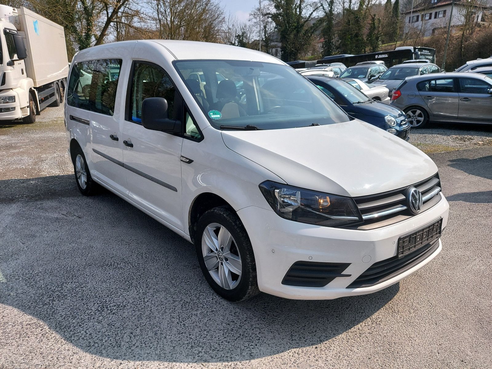 VW Caddy Maxi 2.0 TDI  DSG&amp;7 Sitze&amp;Navi&amp;AHK
