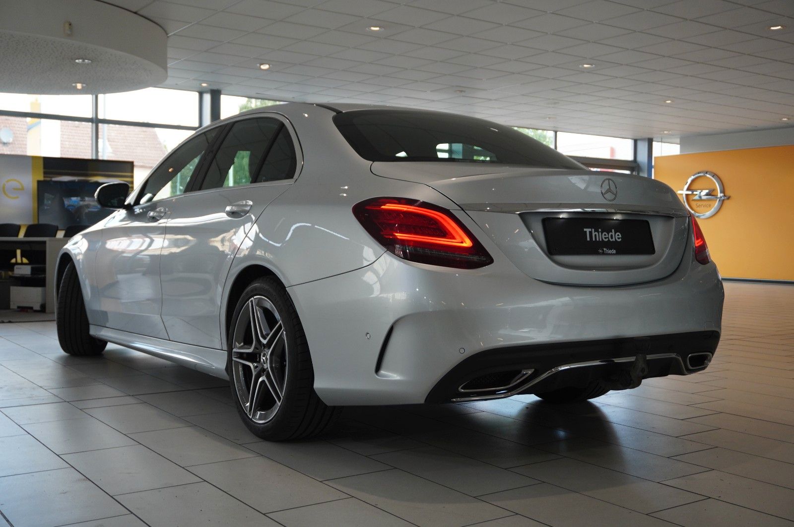 Fahrzeugabbildung Mercedes-Benz C 220D LIM. AMG LINE NAVI/LED/KAMERA/SPORT/AHK