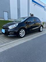 Kia Rio 1.4 Dream-Team Edition Dream-Team Edition - Kia Rio dream-team-edition mit Benzin-Antrieb