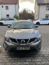Nissan Qashqai 1.6 dCi DPF Xtronic Tekna Tekna - Nissan Qashqai mit Diesel-Antrieb: Limousine