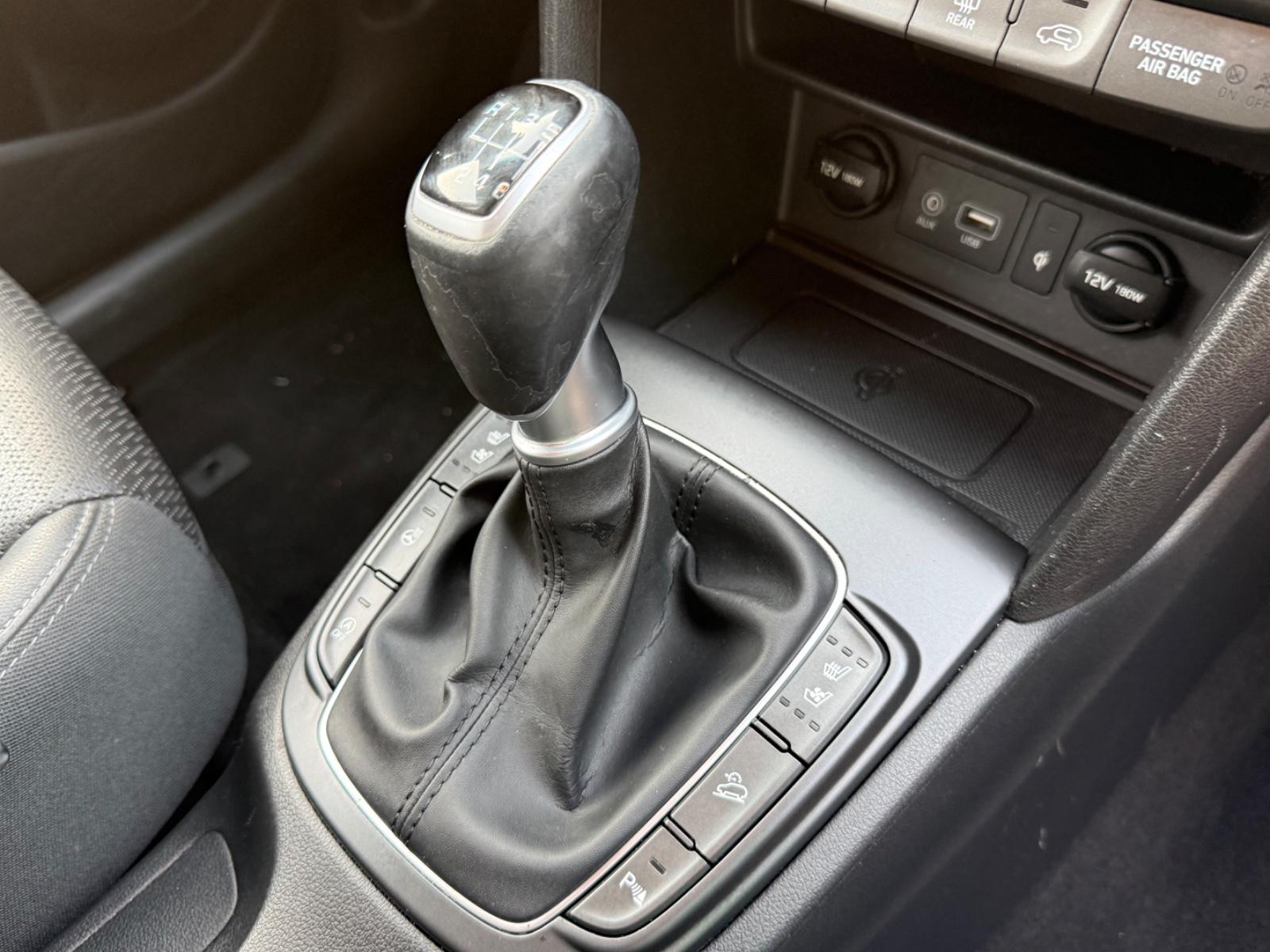 Hyundai Kona Premium 2WD