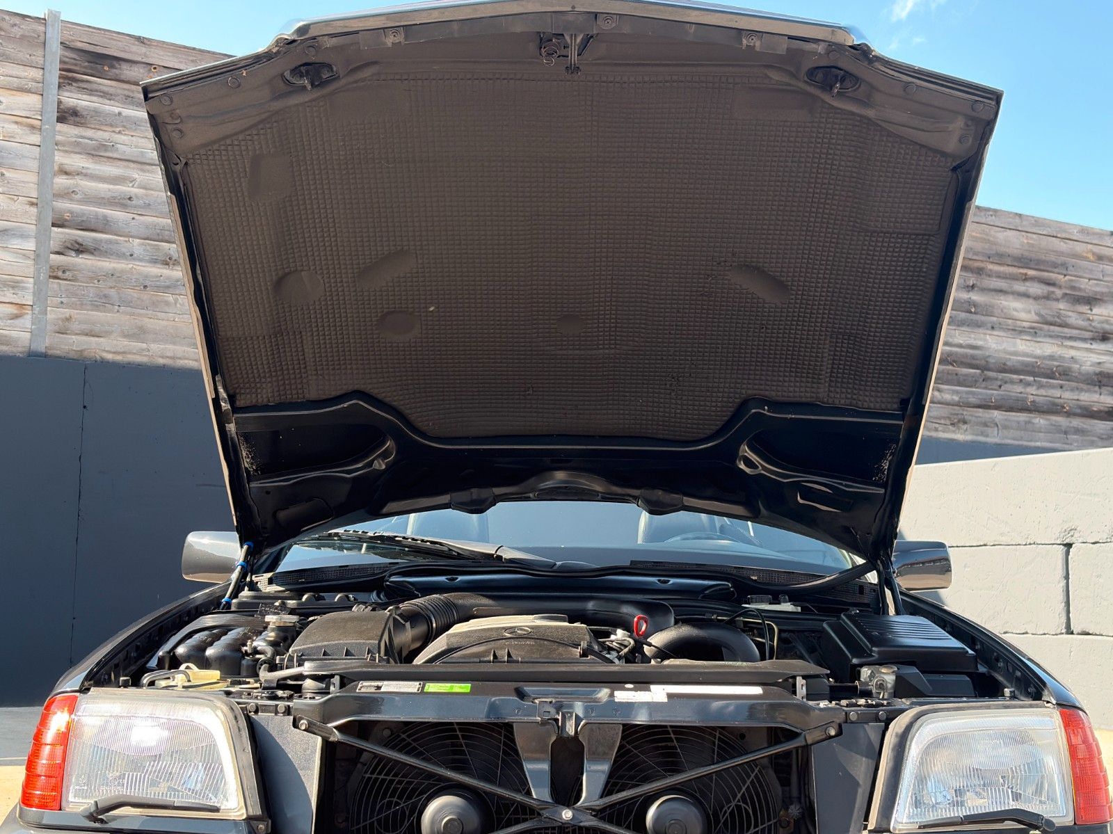 Fahrzeugabbildung Mercedes-Benz SL 320 R129 Cabrio Autom. AMG unfallfrei Note 2