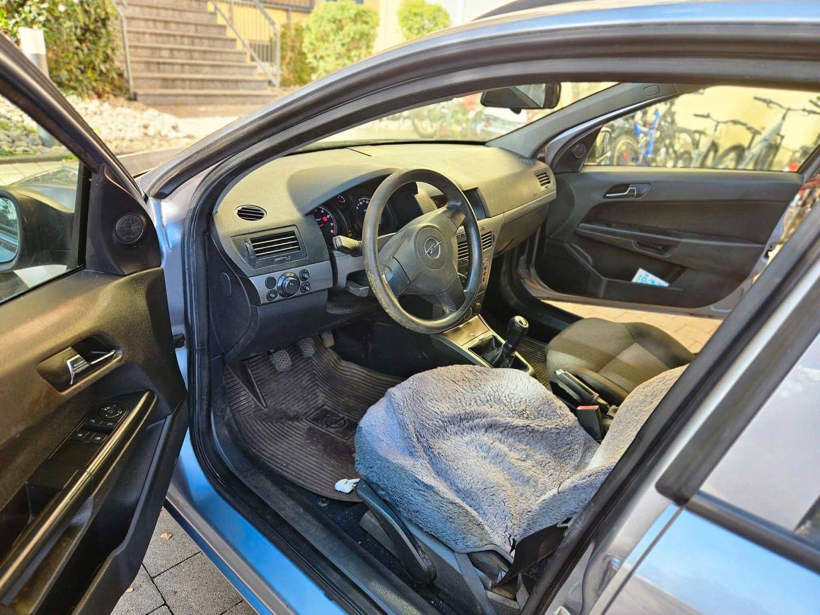 Opel Astra 2005 — photo 8