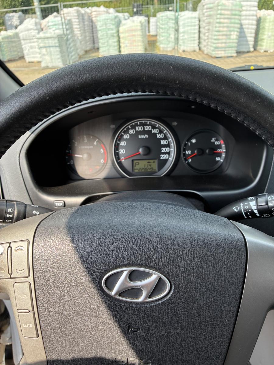 Hyundai H-1 Starex 8 Sitzer Automatik 