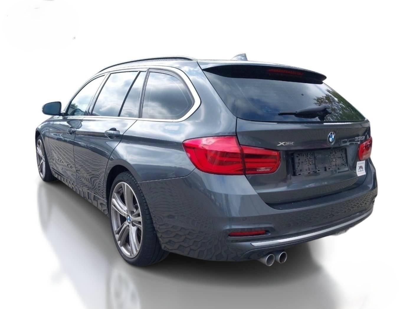 BMW 330 i Touring xDrive Luxury Line Purity Pano AHK foto 4