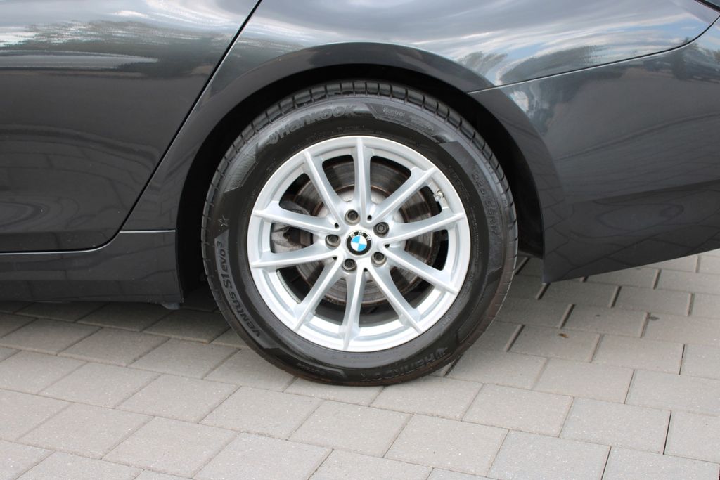 BMW 520d xDrive Touring AUT LED AHK NAVI LEDER LIVE
