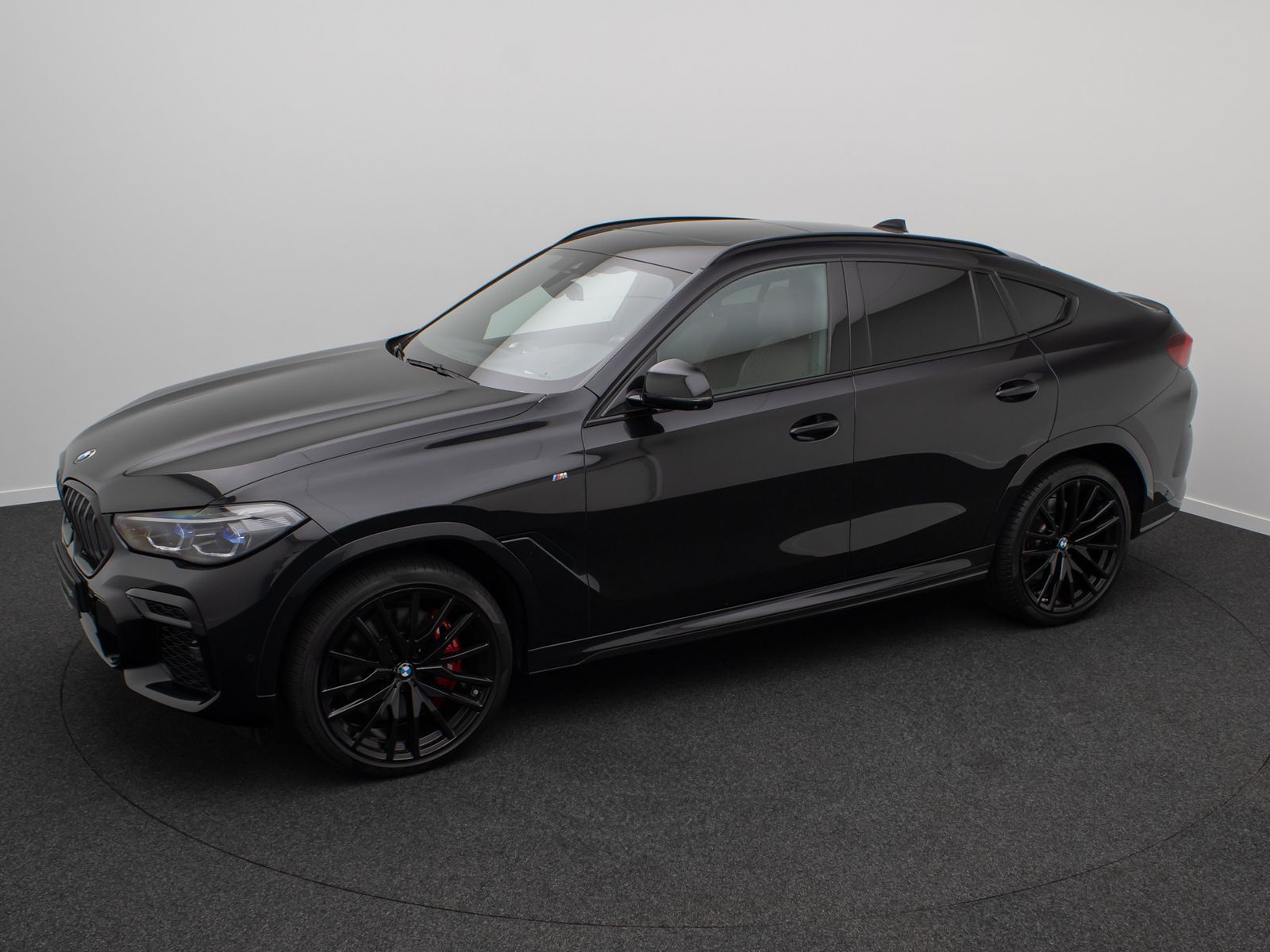 Fahrzeugabbildung BMW X6 M50i 360&deg;Laser DAB H/K Panoram Individual 22"