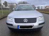 Volkswagen Passat 2.0 Auto Basis - Volkswagen Passat aus 2002: Kombi