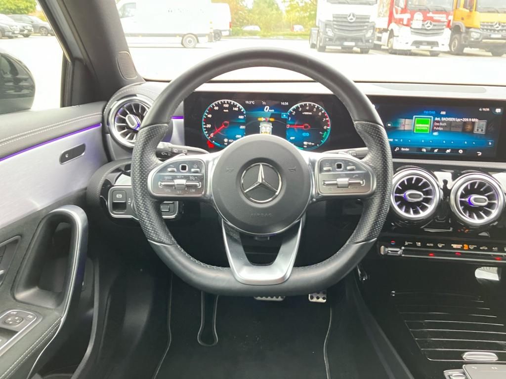 Fahrzeugabbildung Mercedes-Benz A 250 e AMG*NIGHT*MBUX HE*DAB*LED*KAMERA*PTS*