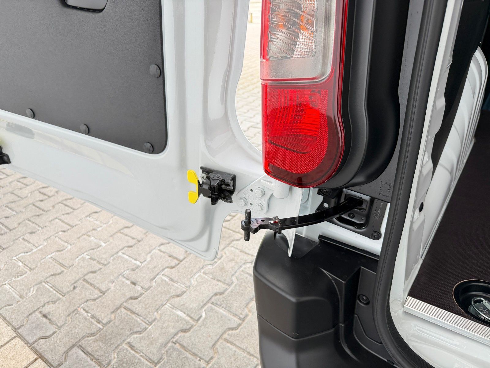 Fahrzeugabbildung Opel Combo E Cargo 1.5 D M Kamera,LED,PDC,Facelift