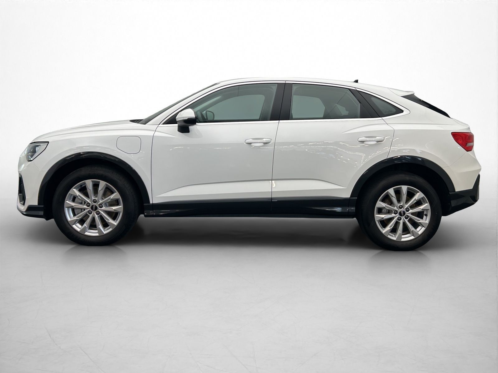 Audi Q3 Sportback 45 TFSIe LED Virtual Navi Sportsit foto 3