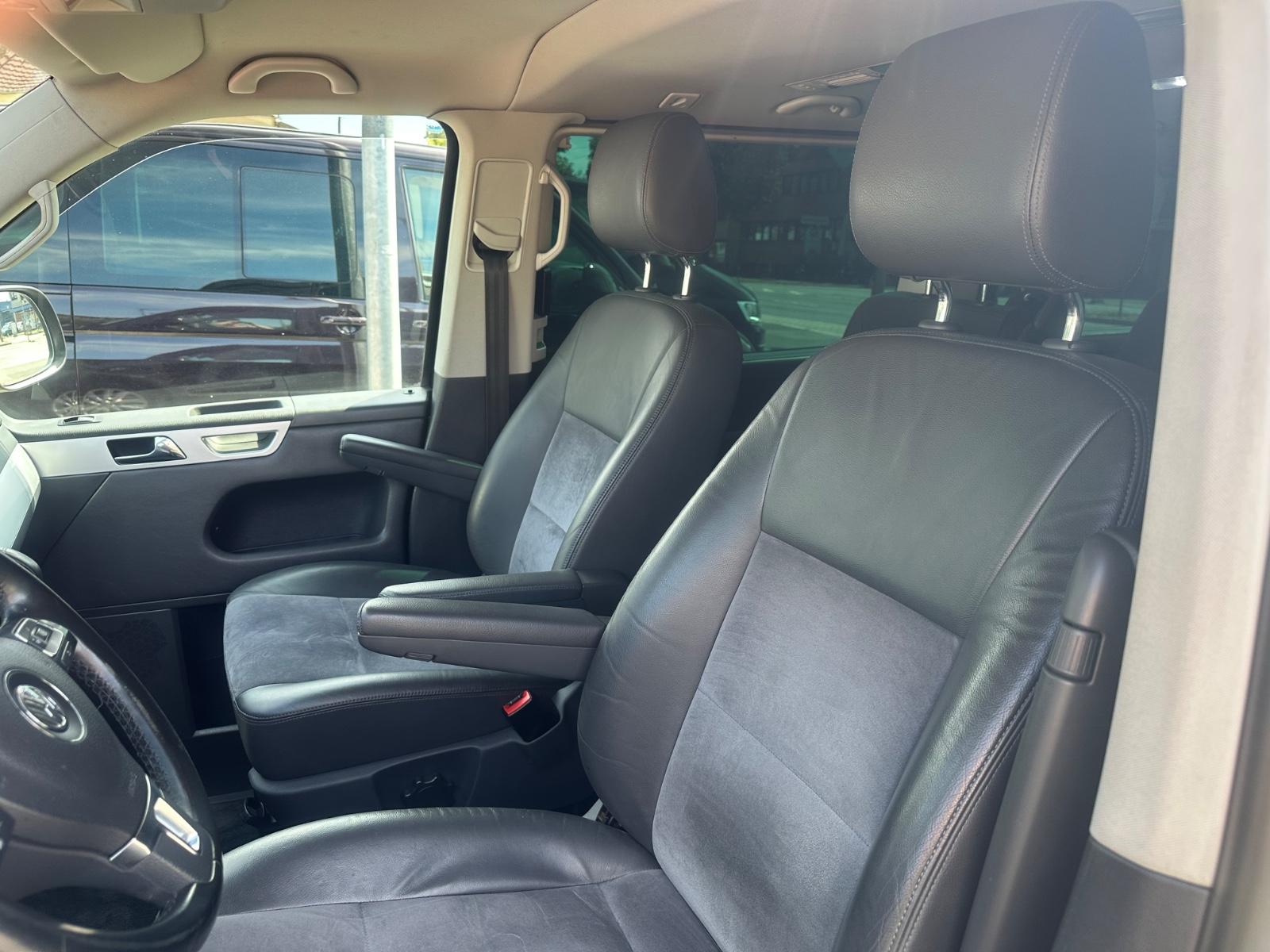 VOLKSWAGEN T5 MULTIVAN 2.0 TDI 179ch HIGHLINE BVA Portes coulissantes 2 côtés Sièges chauffants Caméra de recul