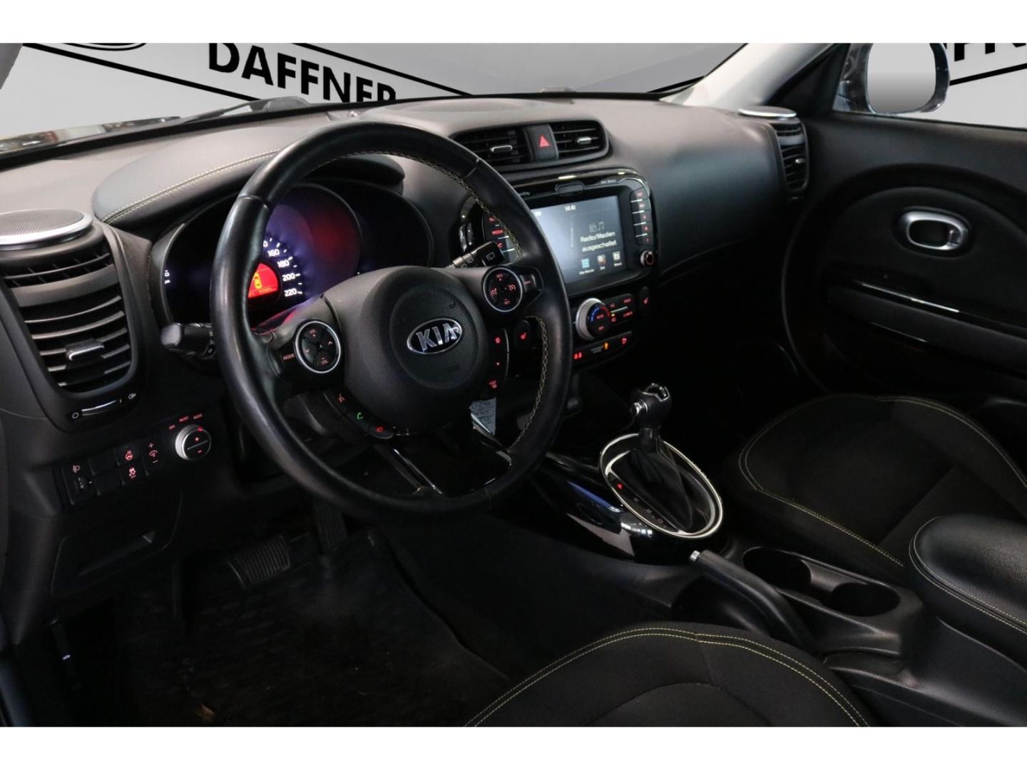 Fahrzeugabbildung Kia Soul Dream Team Navi Kamera Alu PDC Bluetooth