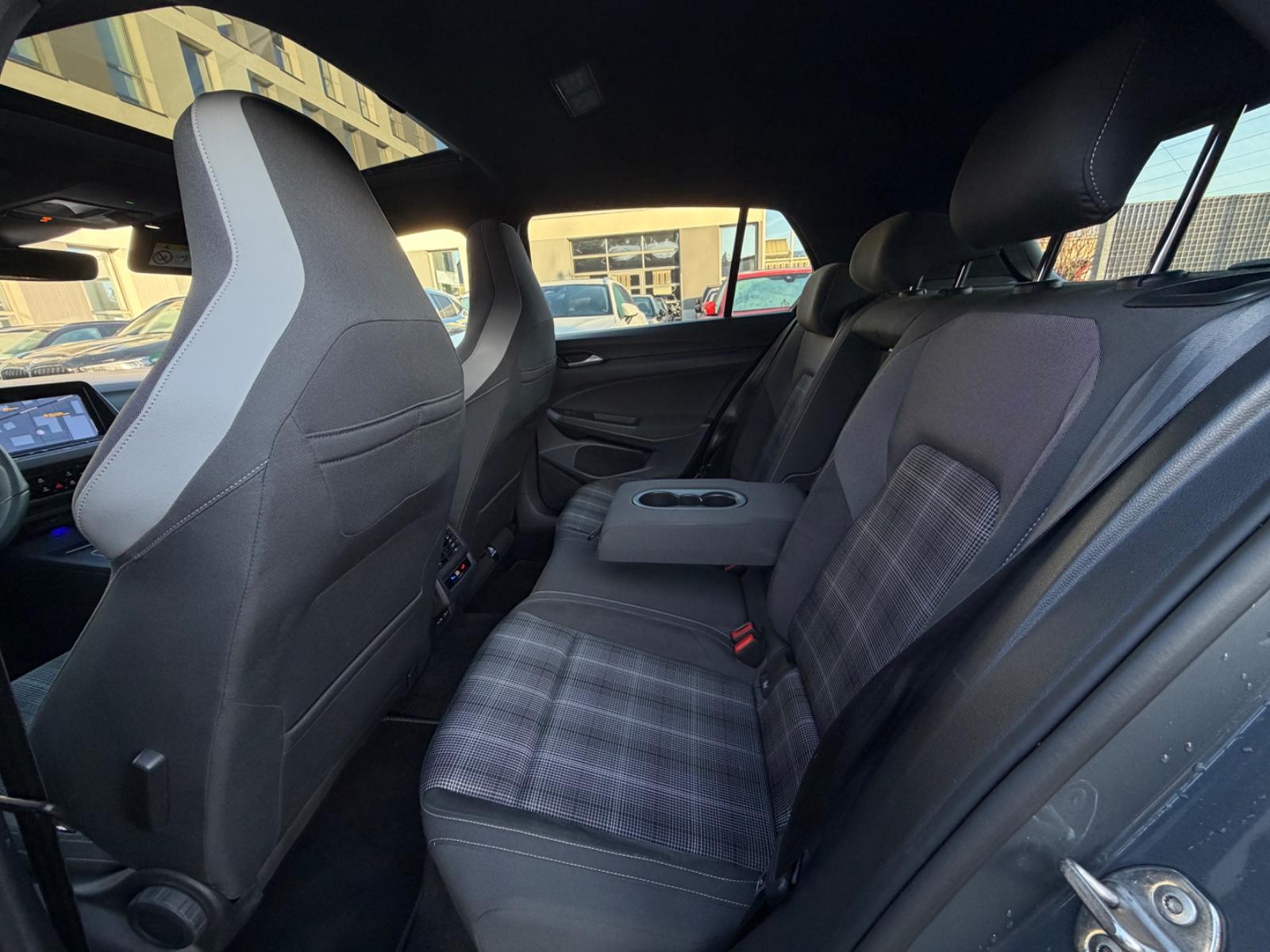 Volkswagen Golf 8 GTD Lim. Pano* 19 Zoll*, миниатюра 10