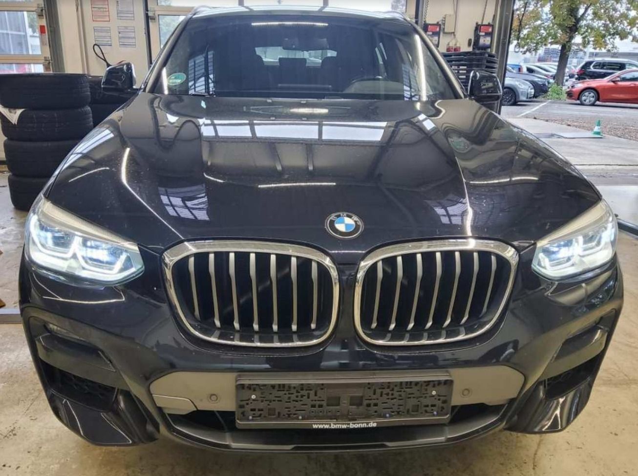 Fahrzeugabbildung BMW X4 xDrive 20 d M Sport X HUD ANHZV STHZG PANO