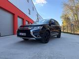 Mitsubishi Outlander 2.0 MIVEC ClearTec 2WD - - blaue Mitsubishi Outlander