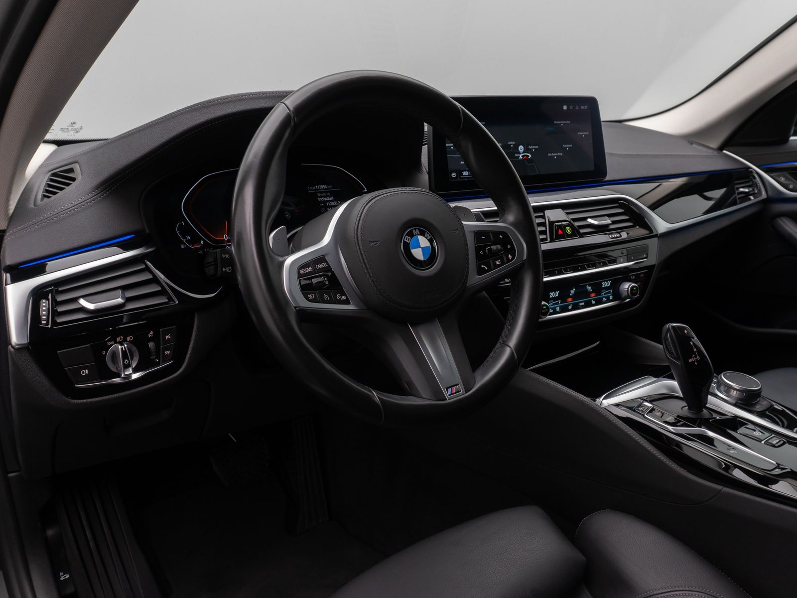 Fahrzeugabbildung BMW 530i xD Luxury Line DAB Kamera HiFi Sportstz 18"